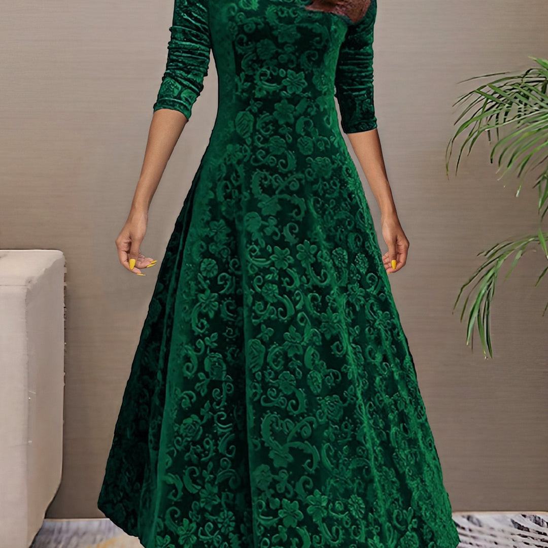 Carine | Elegant Velvet Dress for the Holidays