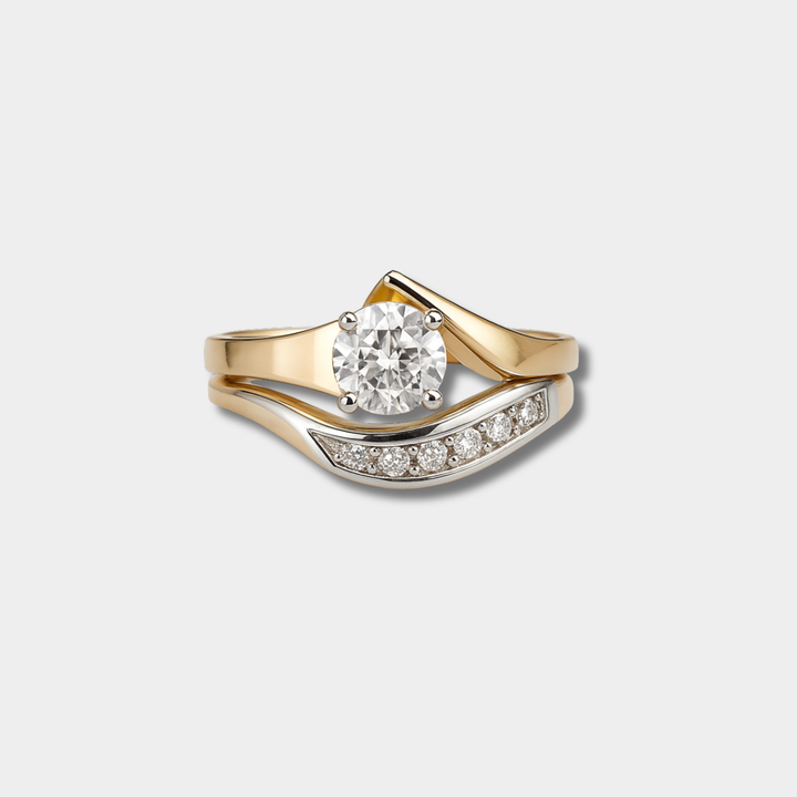 Carla – Asymmetrical vintage ring of gold and silver with zirconia