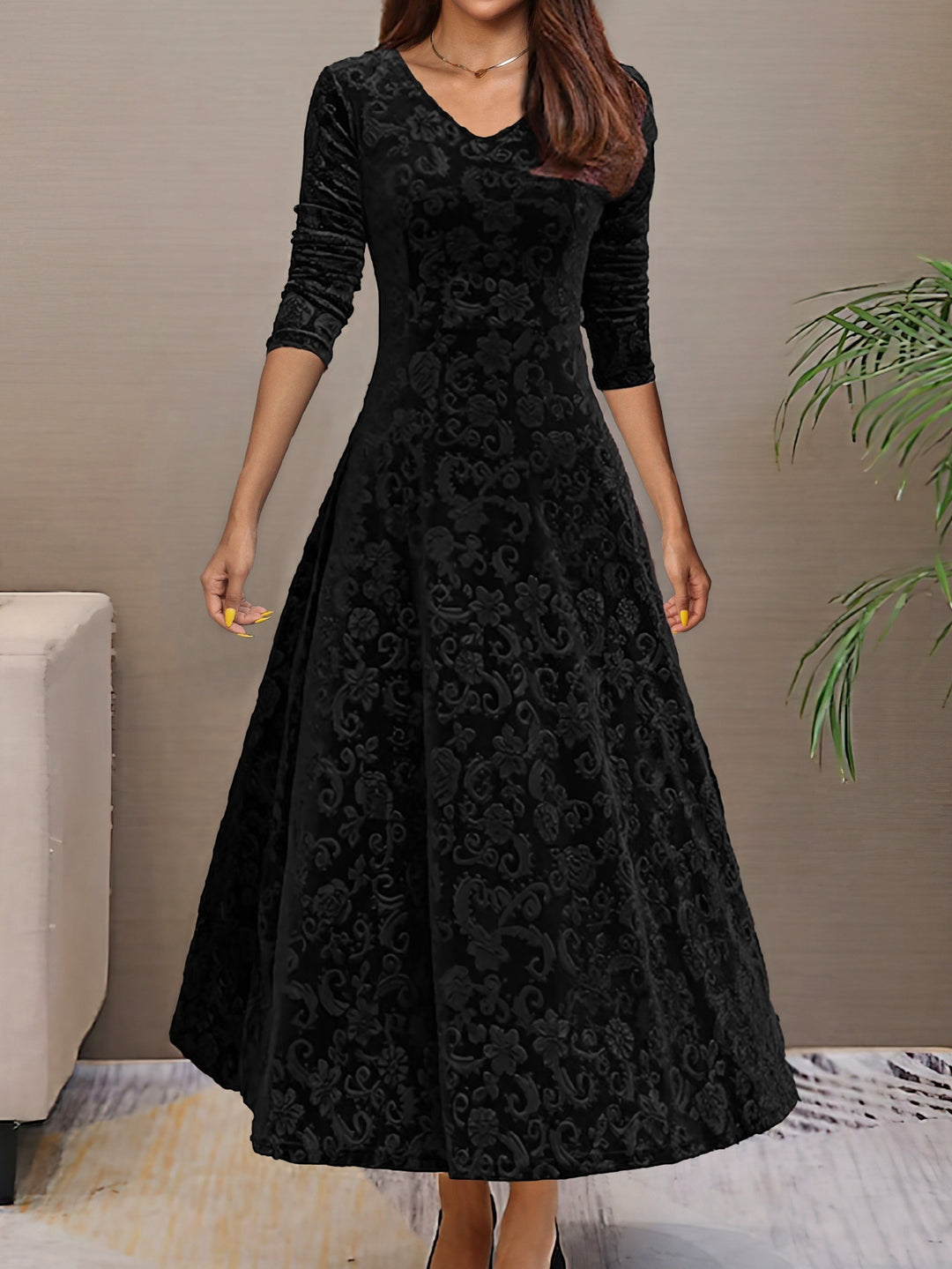Carine | Elegant Velvet Dress for the Holidays