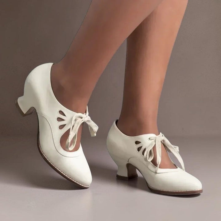 VERA | HEELS WITH LACE-UP CLOSURE