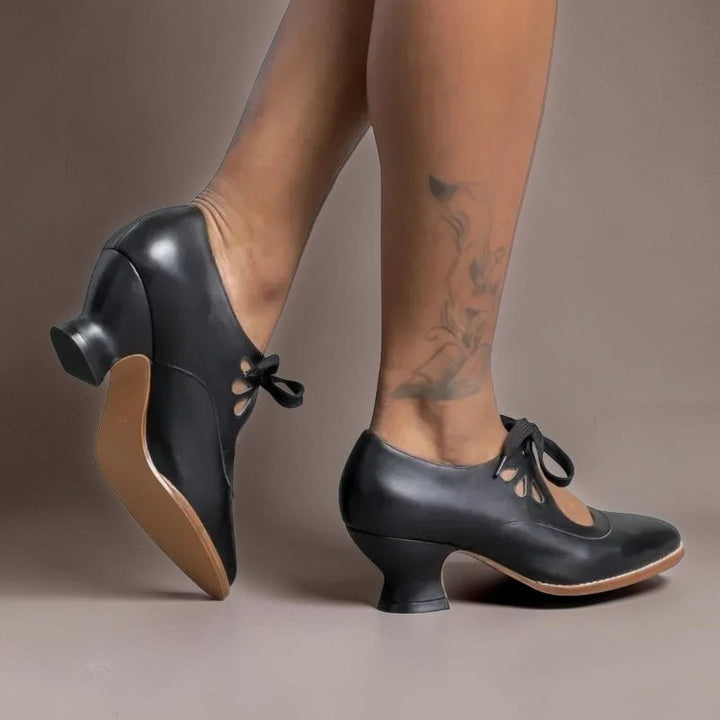 VERA | HEELS WITH LACE-UP CLOSURE