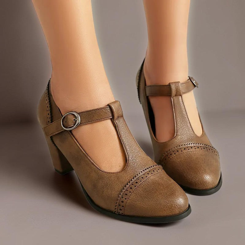 ELINE | PERFORATED HEELS WITH STRAP